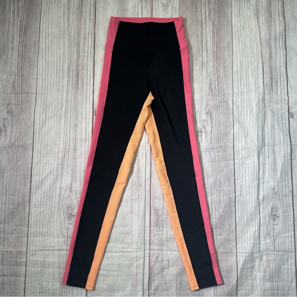 Women’s Beach Riot Sport Activewear Colorblock Ribbed Legging Black + Cantaloupe - Picture 2 of 4